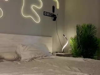 Emi's Live Sex Cam Show