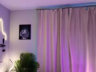 Emi's Live Sex Cam Show