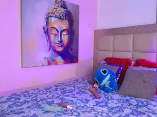 sophiie-smith's Live Sex Cam Show
