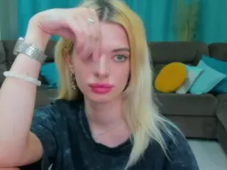 AdeleArt's Live Sex Cam Show