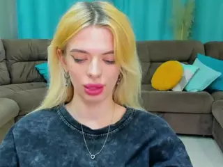 AdeleArt's Live Sex Cam Show