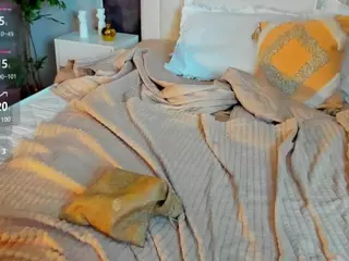 Meowrora's Live Sex Cam Show