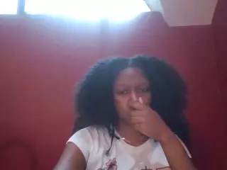 Yummyluvsme's Live Sex Cam Show
