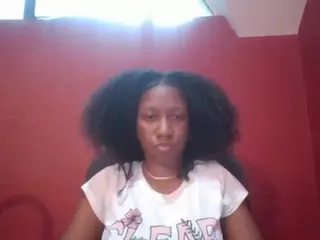 Yummyluvsme's Live Sex Cam Show