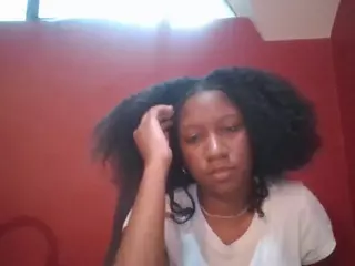 Yummyluvsme's Live Sex Cam Show
