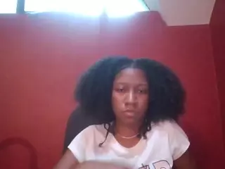 Yummyluvsme's Live Sex Cam Show