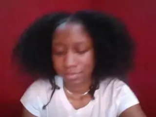 Yummyluvsme's Live Sex Cam Show