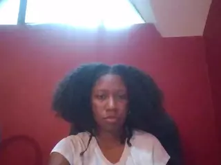 Yummyluvsme's Live Sex Cam Show
