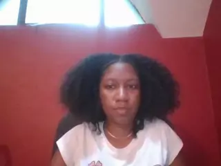 Yummyluvsme's Live Sex Cam Show