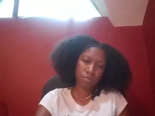 Yummyluvsme's Live Sex Cam Show