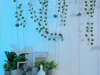 MiaVixxen's Live Sex Cam Show