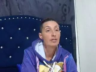anyu1306's Live Sex Cam Show