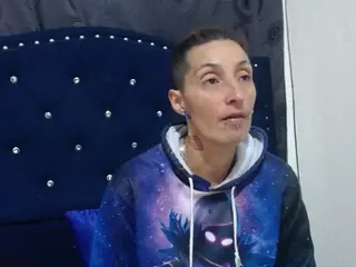anyu1306's Live Sex Cam Show