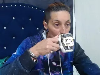 anyu1306's Live Sex Cam Show