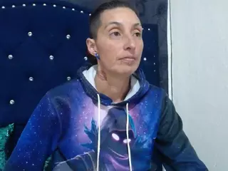 anyu1306's Live Sex Cam Show