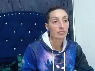 anyu1306's Live Sex Cam Show