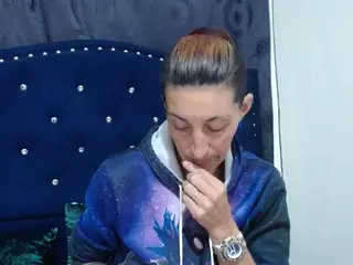 anyu1306's Live Sex Cam Show
