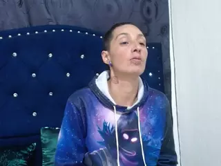 anyu1306's Live Sex Cam Show