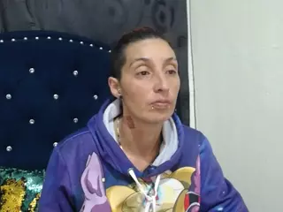 anyu1306's Live Sex Cam Show