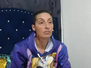 anyu1306's Live Sex Cam Show