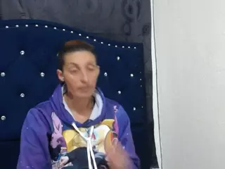 anyu1306's Live Sex Cam Show