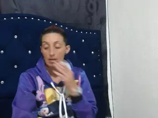 anyu1306's Live Sex Cam Show