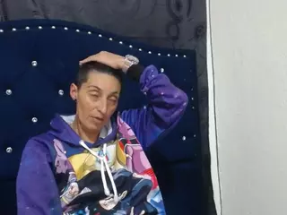 anyu1306's Live Sex Cam Show