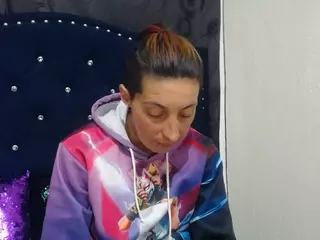 anyu1306's Live Sex Cam Show