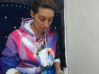 anyu1306's Live Sex Cam Show