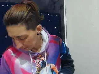 anyu1306's Live Sex Cam Show