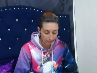 anyu1306's Live Sex Cam Show