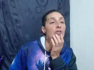 anyu1306's Live Sex Cam Show