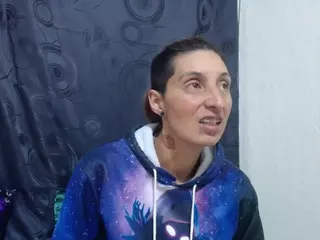 anyu1306's Live Sex Cam Show