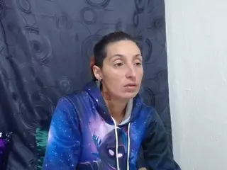 anyu1306's Live Sex Cam Show