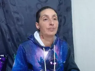 anyu1306's Live Sex Cam Show