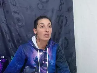 anyu1306's Live Sex Cam Show