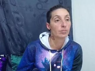 anyu1306's Live Sex Cam Show