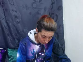 anyu1306's Live Sex Cam Show
