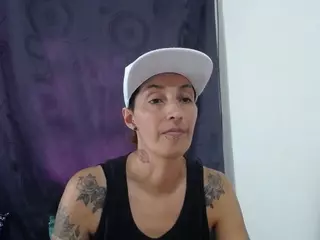 anyu1306's Live Sex Cam Show