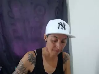 anyu1306's Live Sex Cam Show