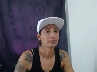 anyu1306's Live Sex Cam Show