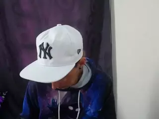 anyu1306's Live Sex Cam Show