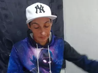 anyu1306's Live Sex Cam Show