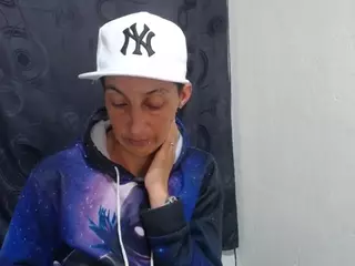 anyu1306's Live Sex Cam Show
