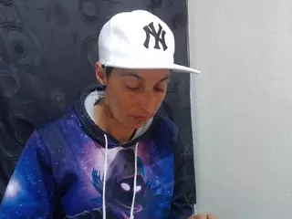 anyu1306's Live Sex Cam Show