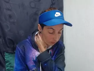 anyu1306's Live Sex Cam Show