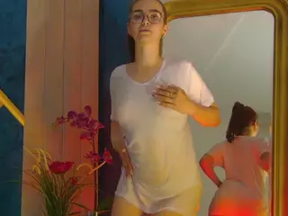 ArielQuinn's Live Sex Cam Show