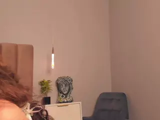 Lynn 🛡's Live Sex Cam Show