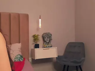 Lynn 🛡's Live Sex Cam Show