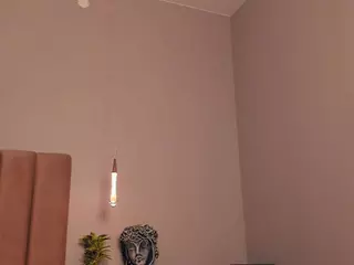 Lynn 🛡's Live Sex Cam Show